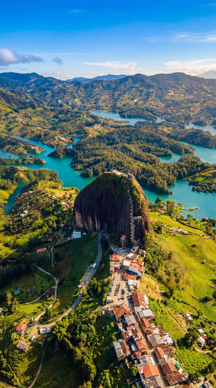 Medellín libre · opcional Guatapé — Colombia