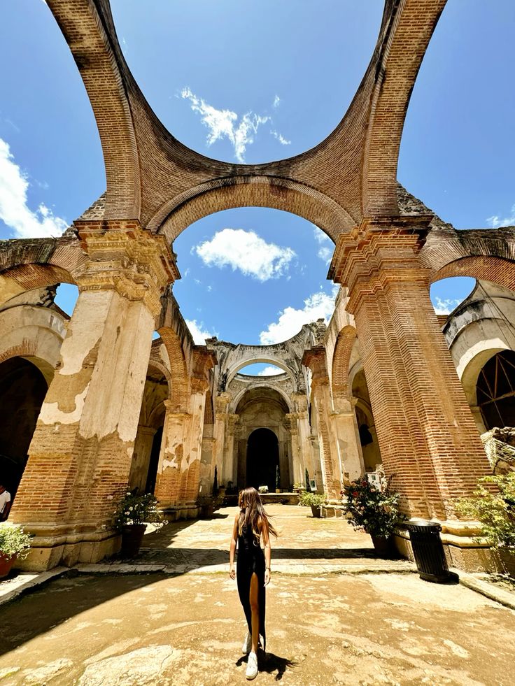 Antigua a tu ritmo · volcanes cercanos — Guatemala